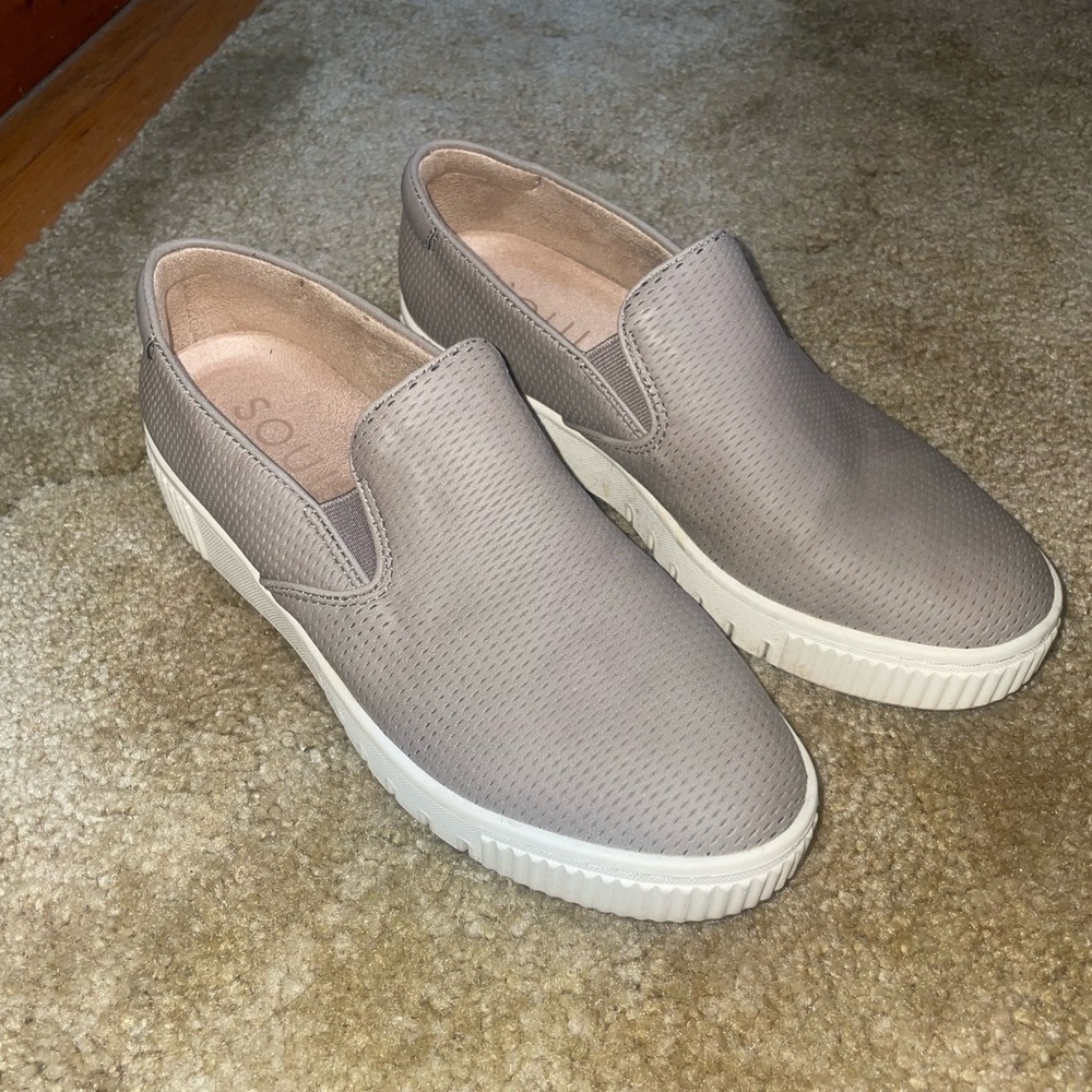 SOUL Naturalizer Gray Slip-On Sneakers